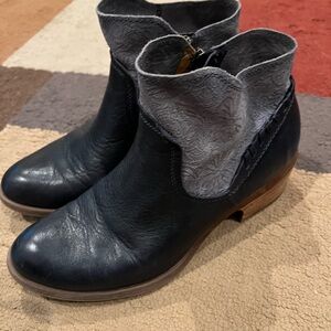 Comfortiva Black Ankle Boots